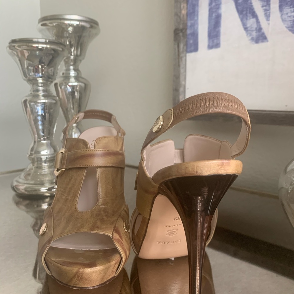 Escada Size 39 4 inch brown acrylic stiletto heal